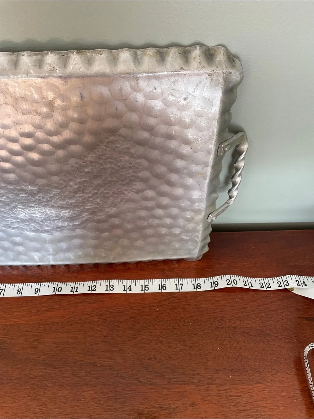 VNT Hammered Aluminum Tray with Embossed Deer & Flower